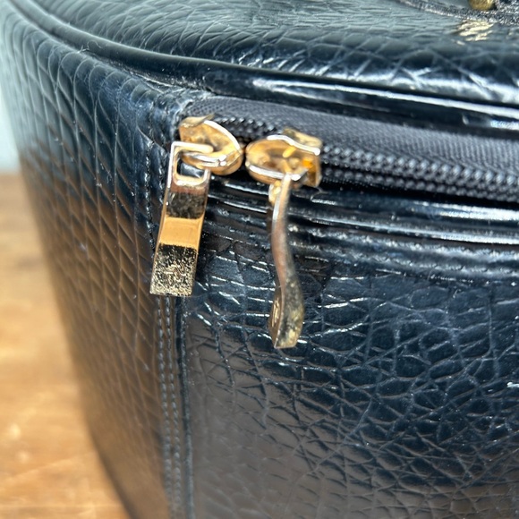 Pierre Balmain Black Croc-Embossed Cosmetic Bag - Picture 7 of 11